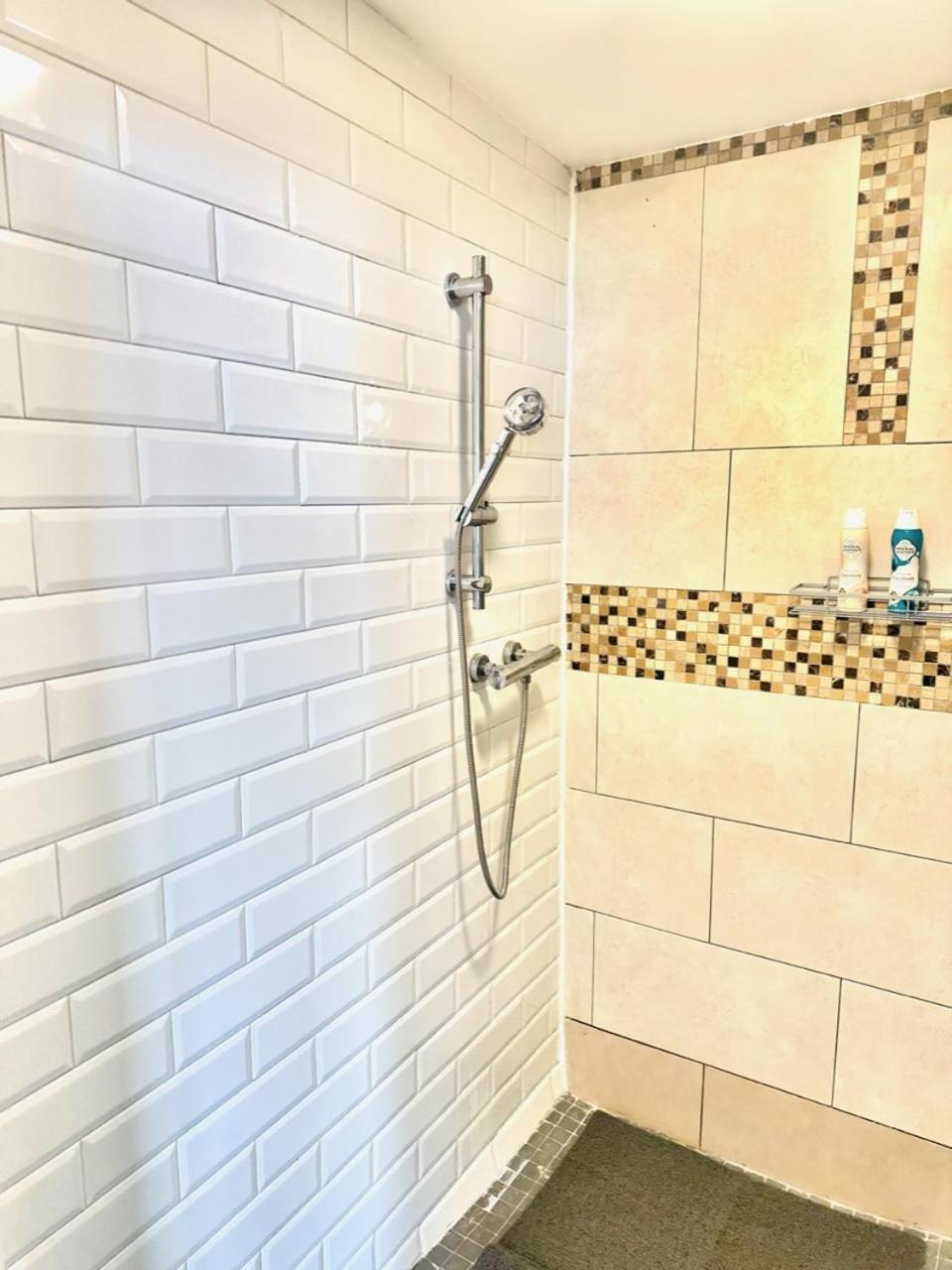 Kildare Luxury Suites Buitenkant foto